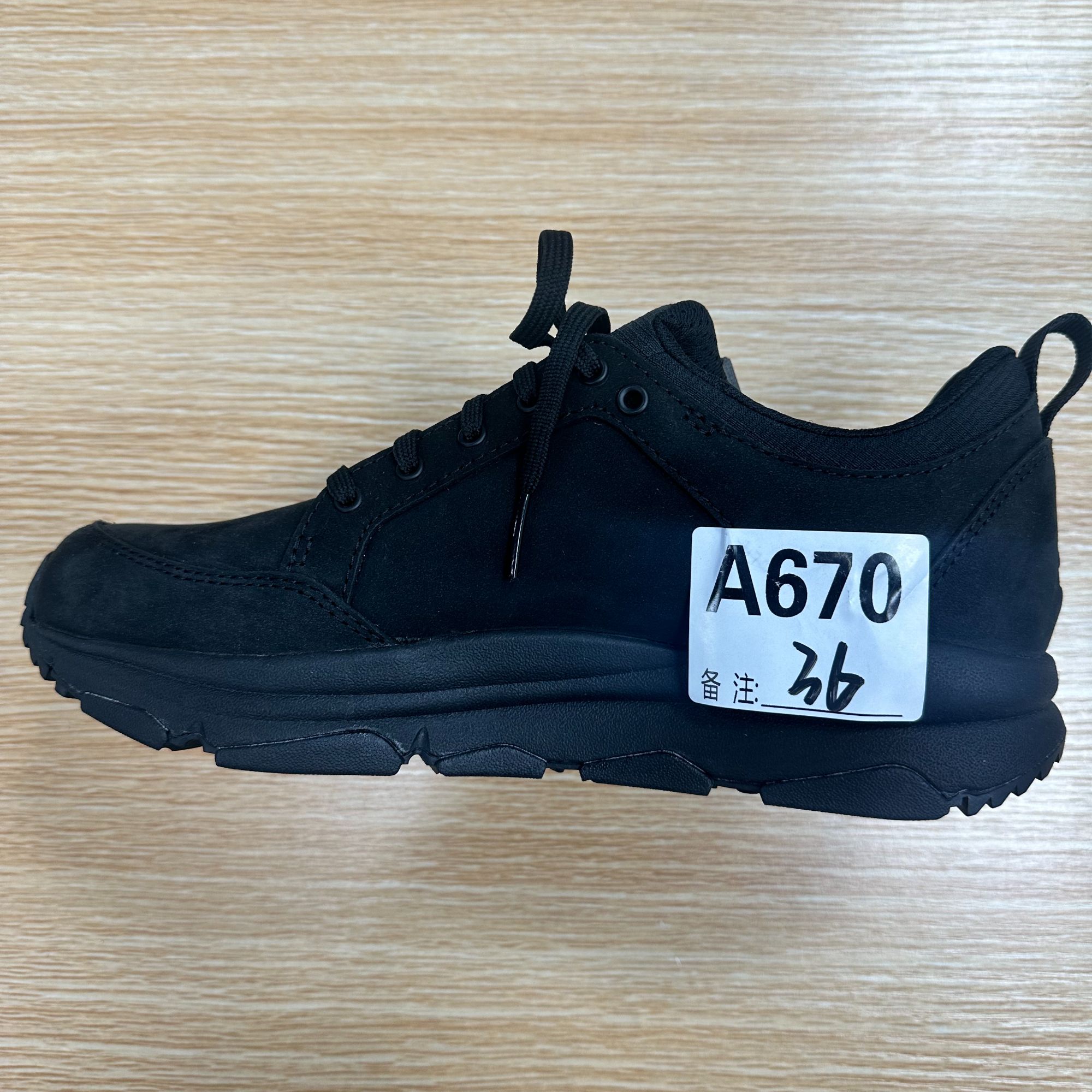 男女户外休闲鞋a670