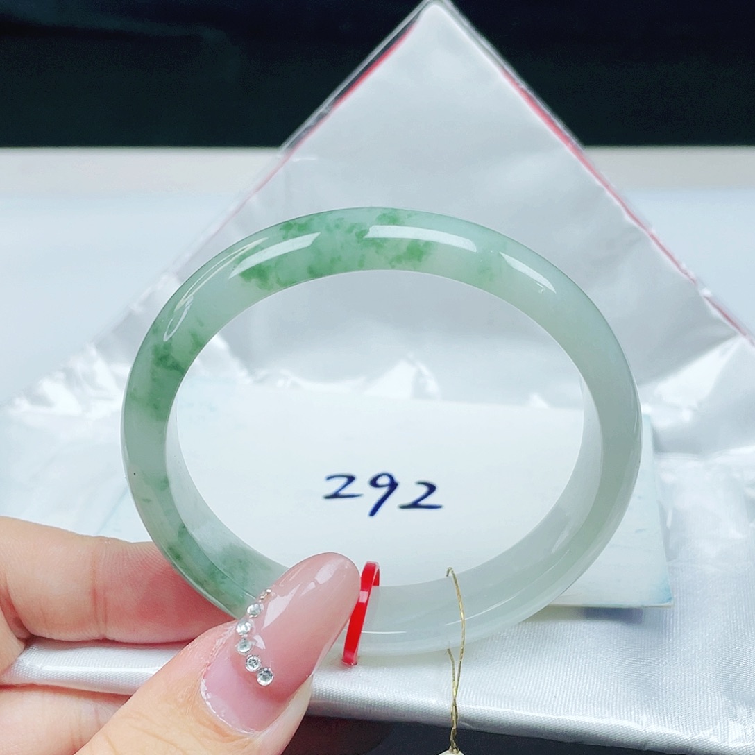 翡翠未镶嵌手镯 贵妃54+