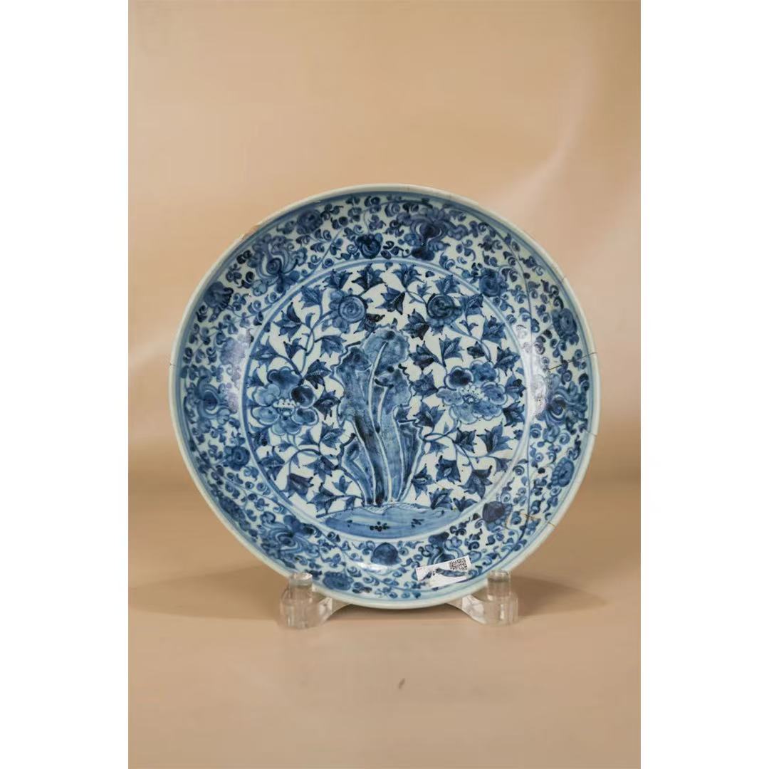 Lot  1     明  青花花卉盘(3.3日瓷器拍卖 ）