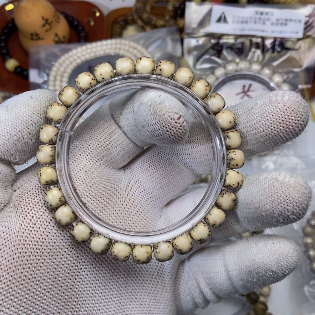 星月菩提手串8糯冰河豚毕业