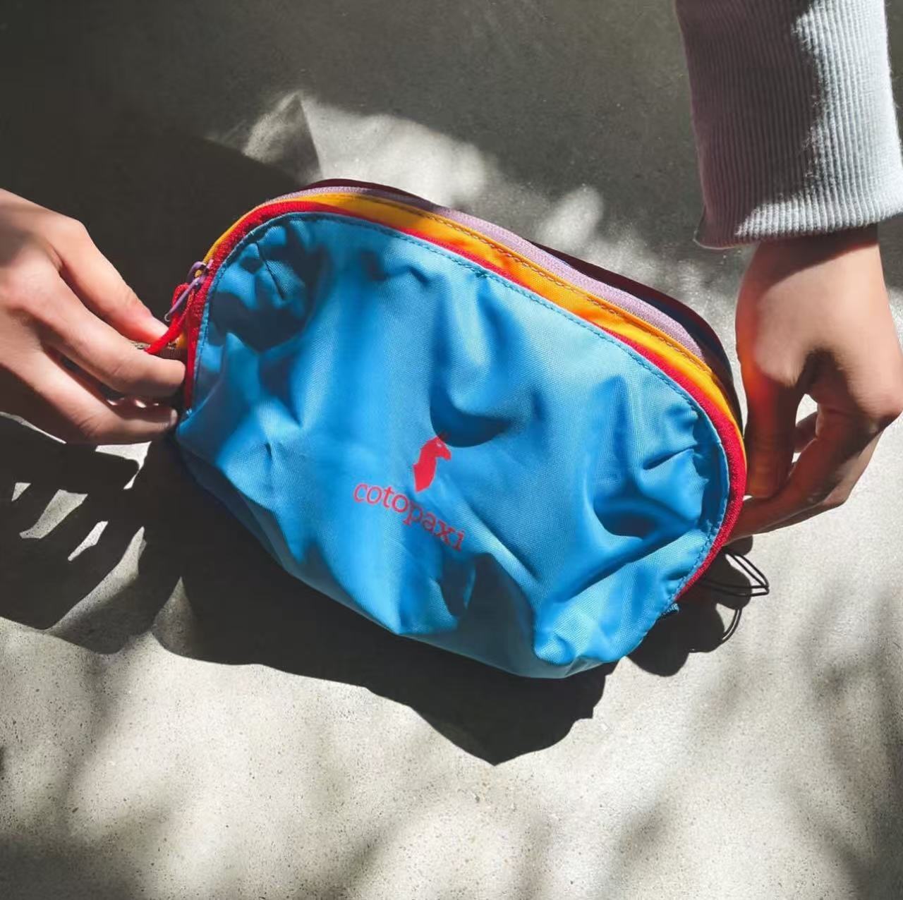 原蛋非仿货！外55欧多巴胺羊驼ykk拉链多色拼接防水多格耐用洗漱包