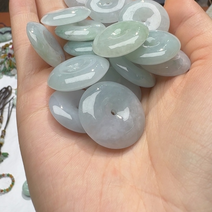 未镶嵌挂件翡翠福利1个，不包邮，拍一单邮费发货