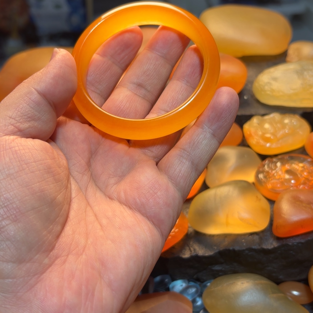 石英岩玉未镶嵌手镯