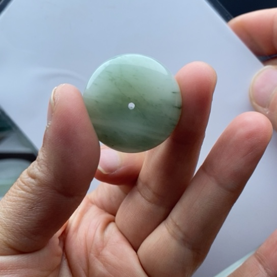 石英质玉（金丝玉）颈饰未镶嵌