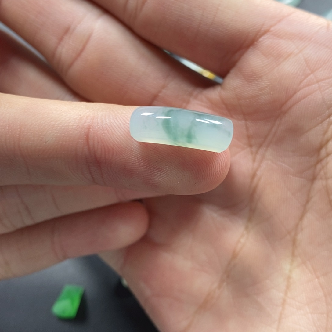 翡翠挂件未镶嵌翡翠珠宝翡翠珠宝