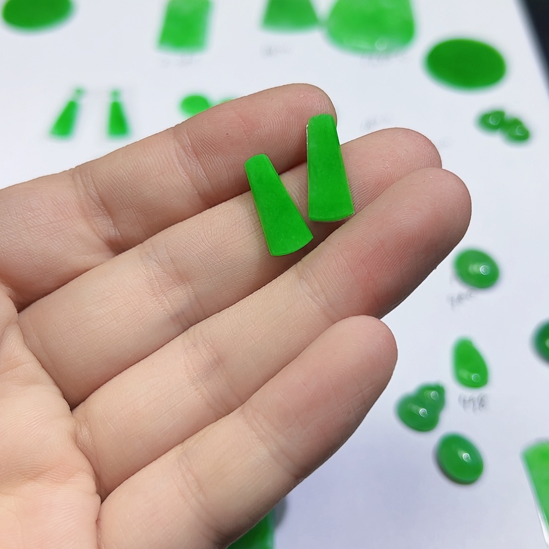 裸石翡翠鼓****）天然缅甸A货翡翠