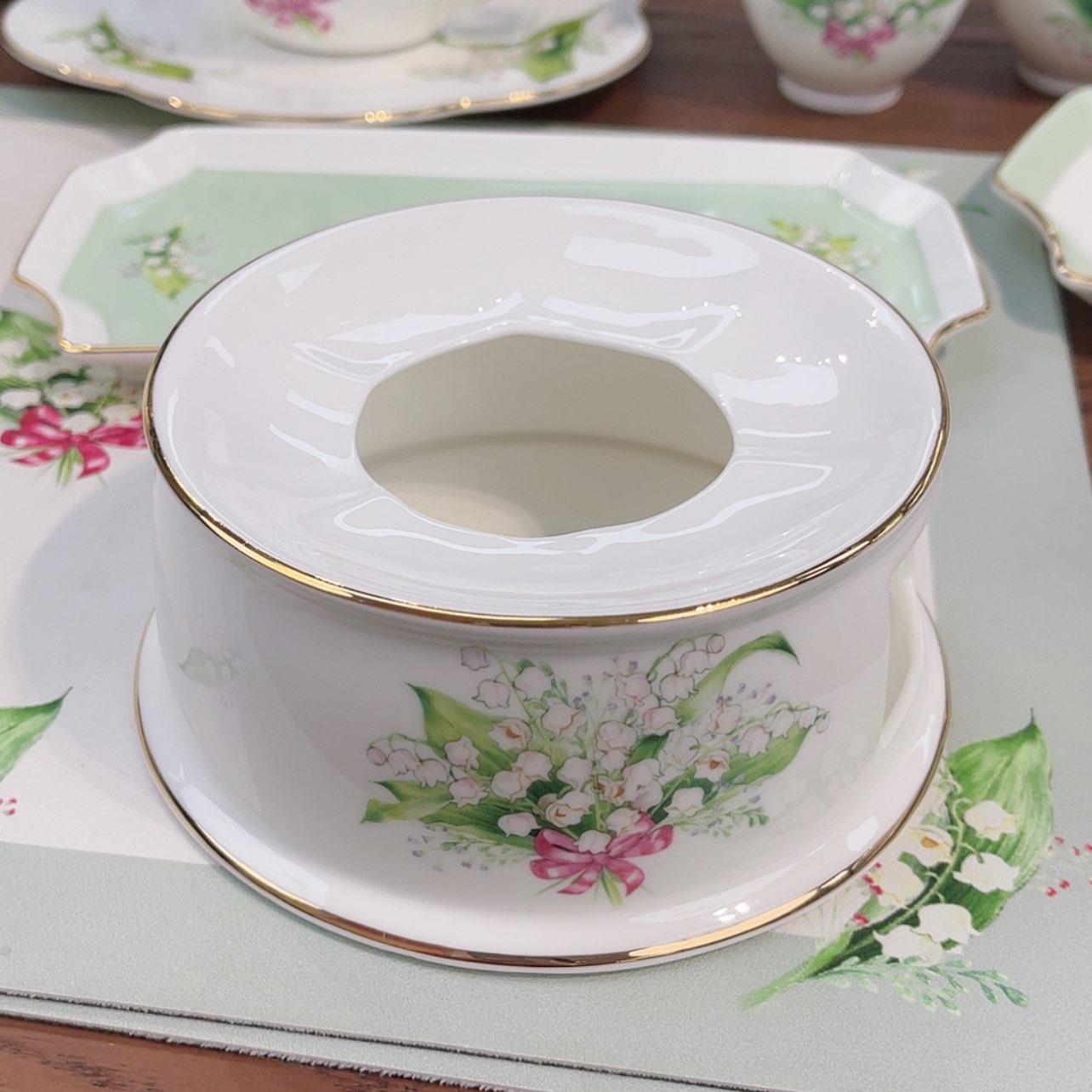 【闪购商品】瓷片炉座———————