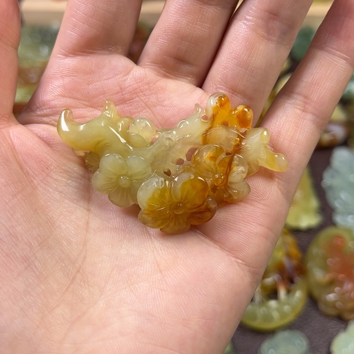 蛇纹石玉吊坠(赠链)未镶嵌