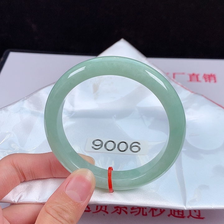 【闪购商品】翡翠手镯未镶嵌57圈口