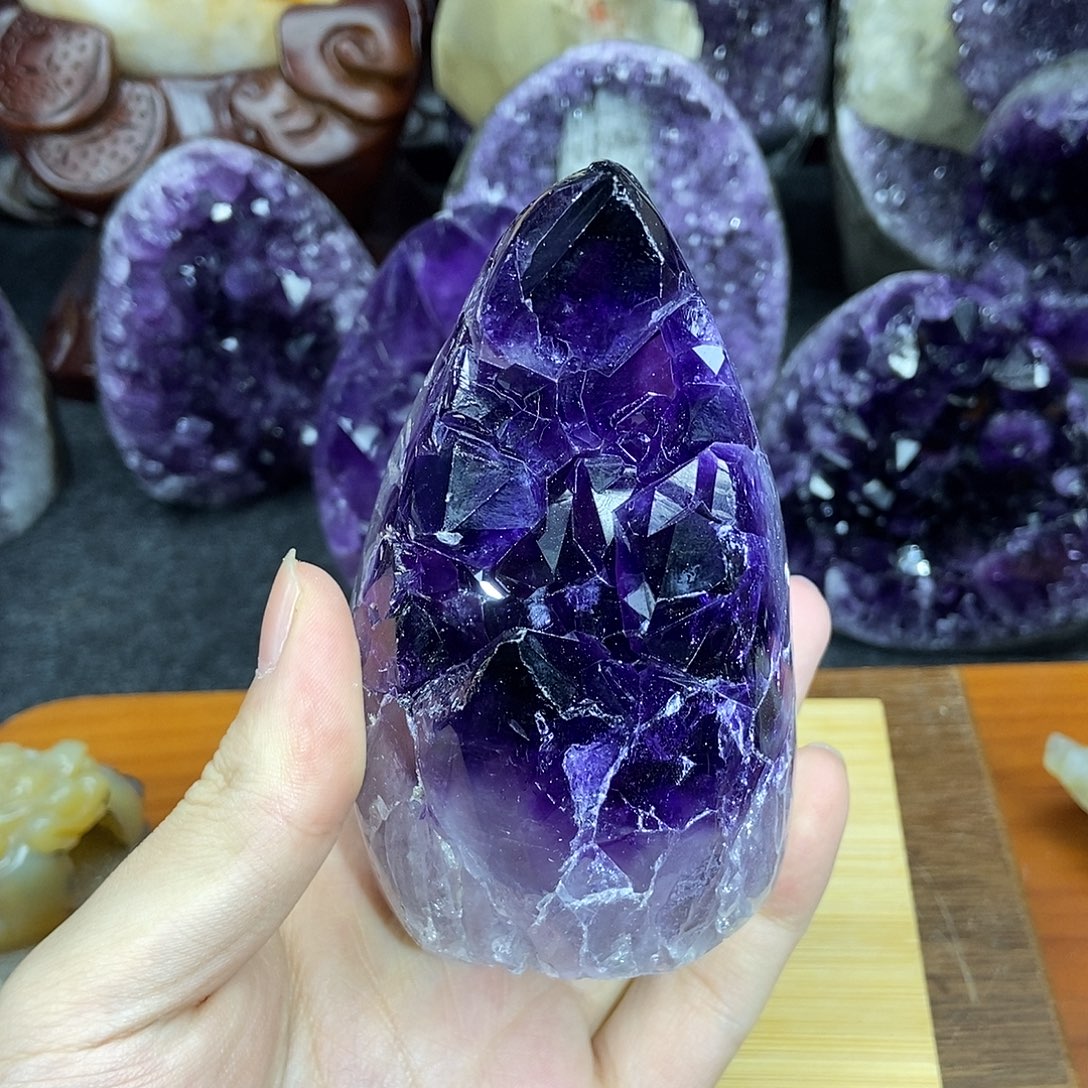 紫晶大型摆件（非配饰）未镶嵌