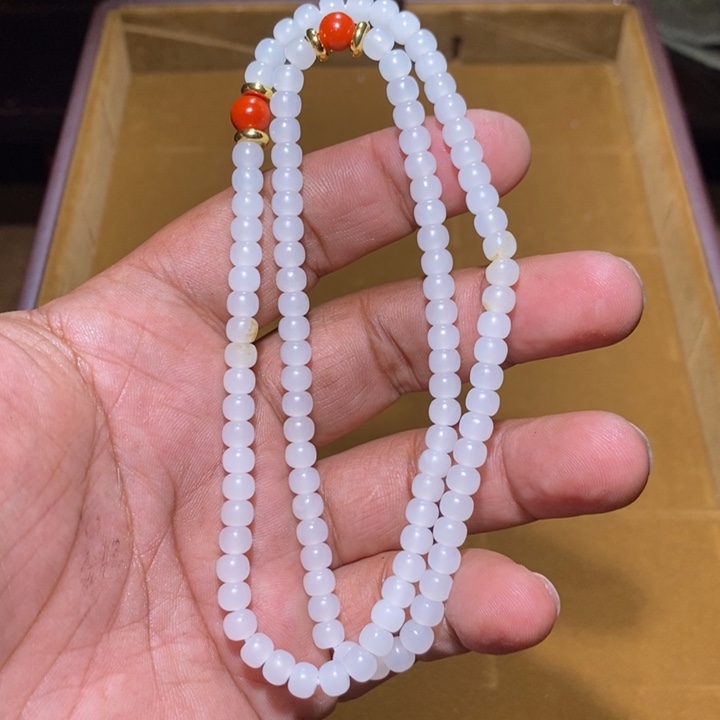 南***树和田玉（白玉）未镶嵌颈饰