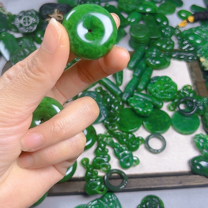 颈饰未镶嵌和田玉（糖玉）?**?