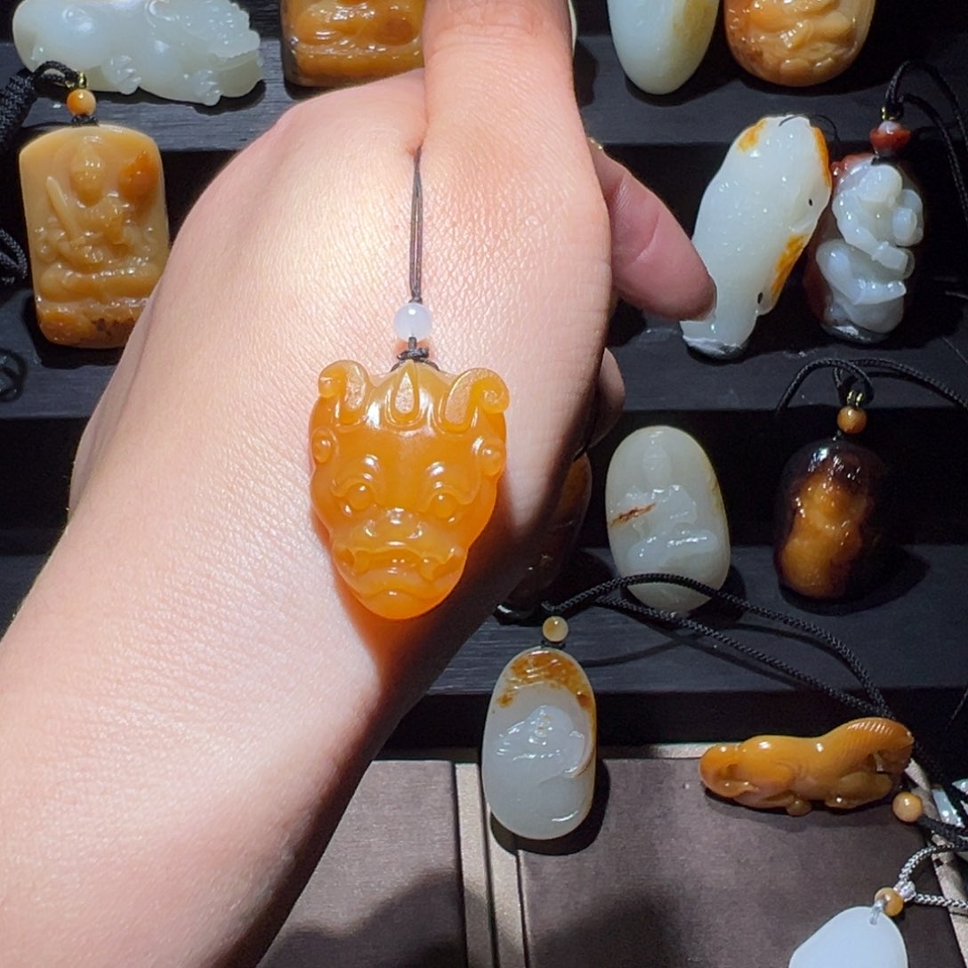 和田玉挂件未镶嵌沁