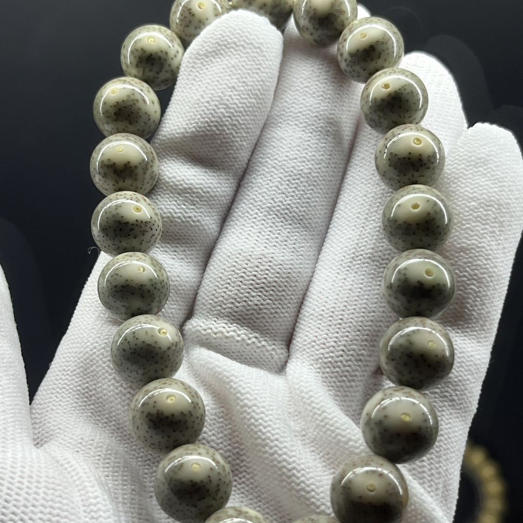 石玉料绿包白正月留白12圆珠，原生态星月菩提，一物一图