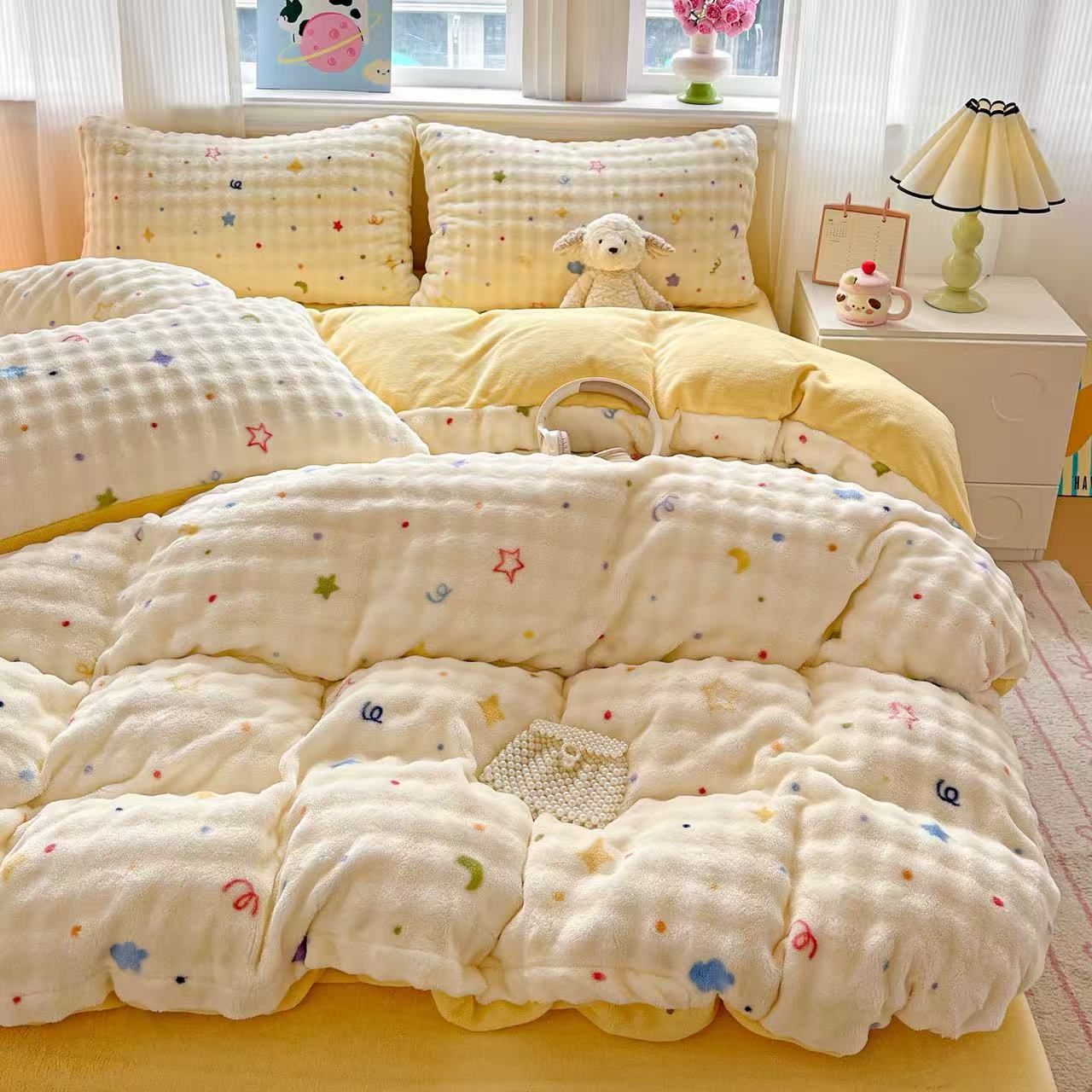 新粉福力 秋冬季床品四件套印花可爱绣花小清新被子单品套件等。