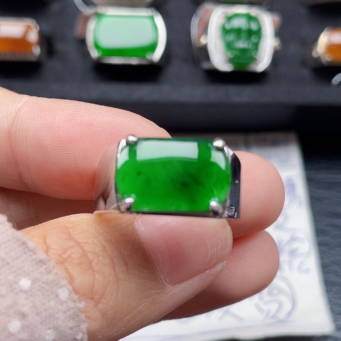 翡翠戒指银S925镶嵌天然a货翡翠没运费险1910