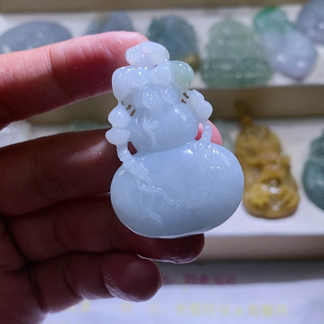 【闪购商品】翡翠颈饰未镶嵌葫芦