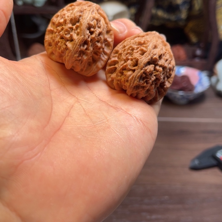 文玩核桃吊坠38白狮子