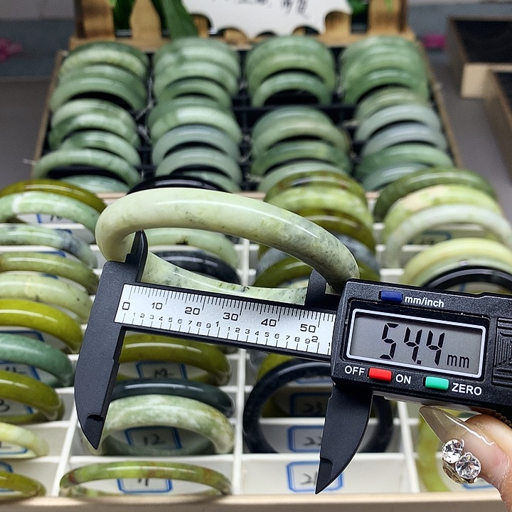 未镶嵌蛇纹石玉手镯21