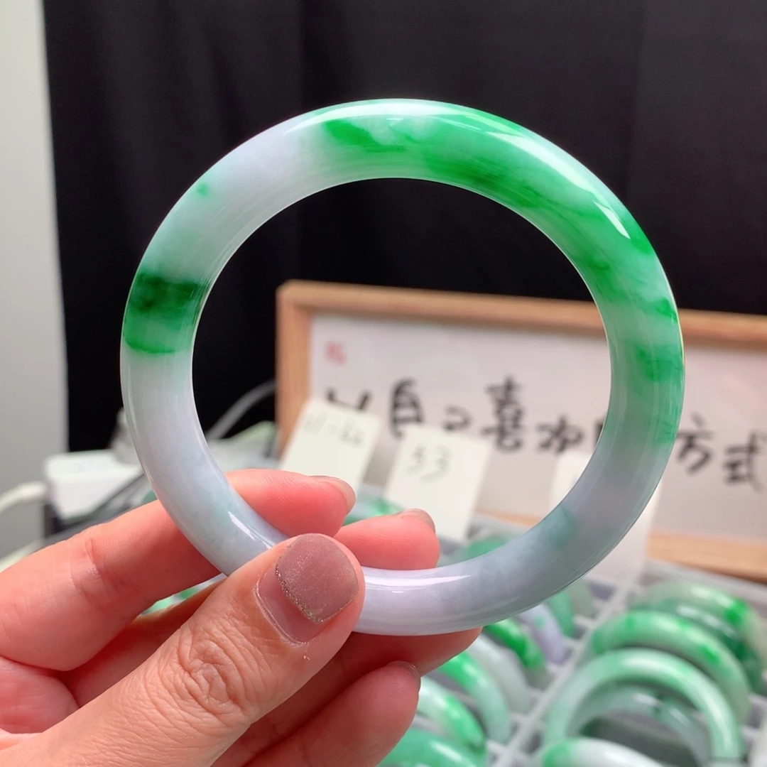 缅甸A货翡翠手镯