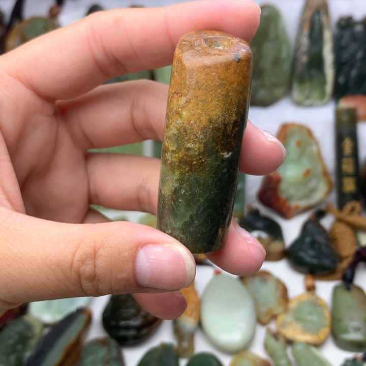 岫岩河磨玉（透闪石质玉）挂件未镶嵌