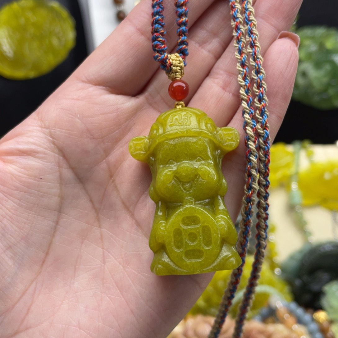 未镶嵌蛇纹石玉颈饰