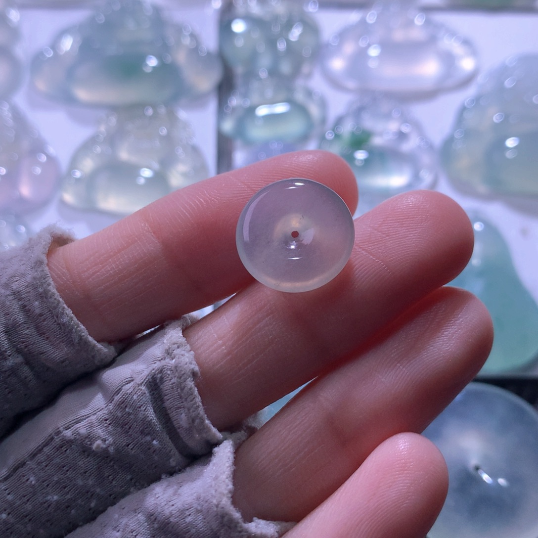 翡翠未镶嵌颈饰扣