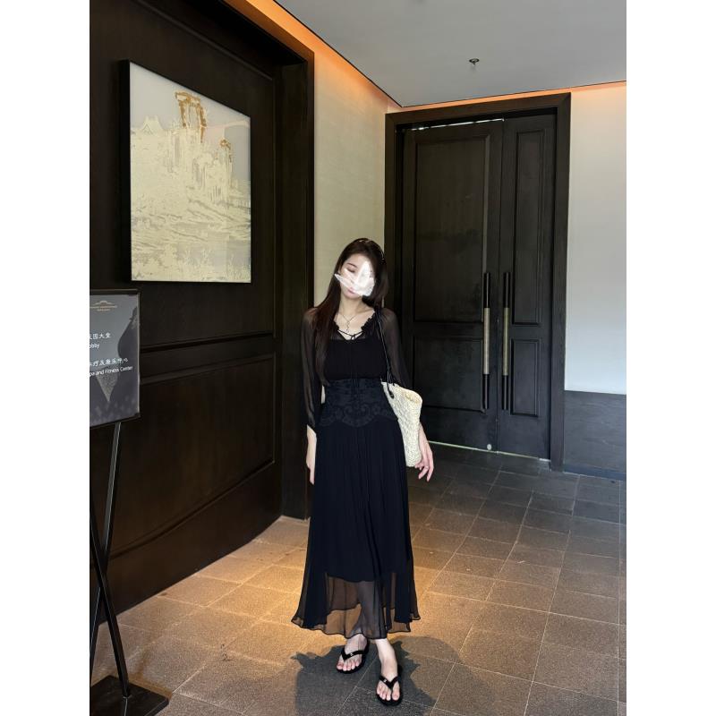 LUOZHIYIN/罗知音D113009M夏季A字裙V领连衣裙小众收腰拼接裙子