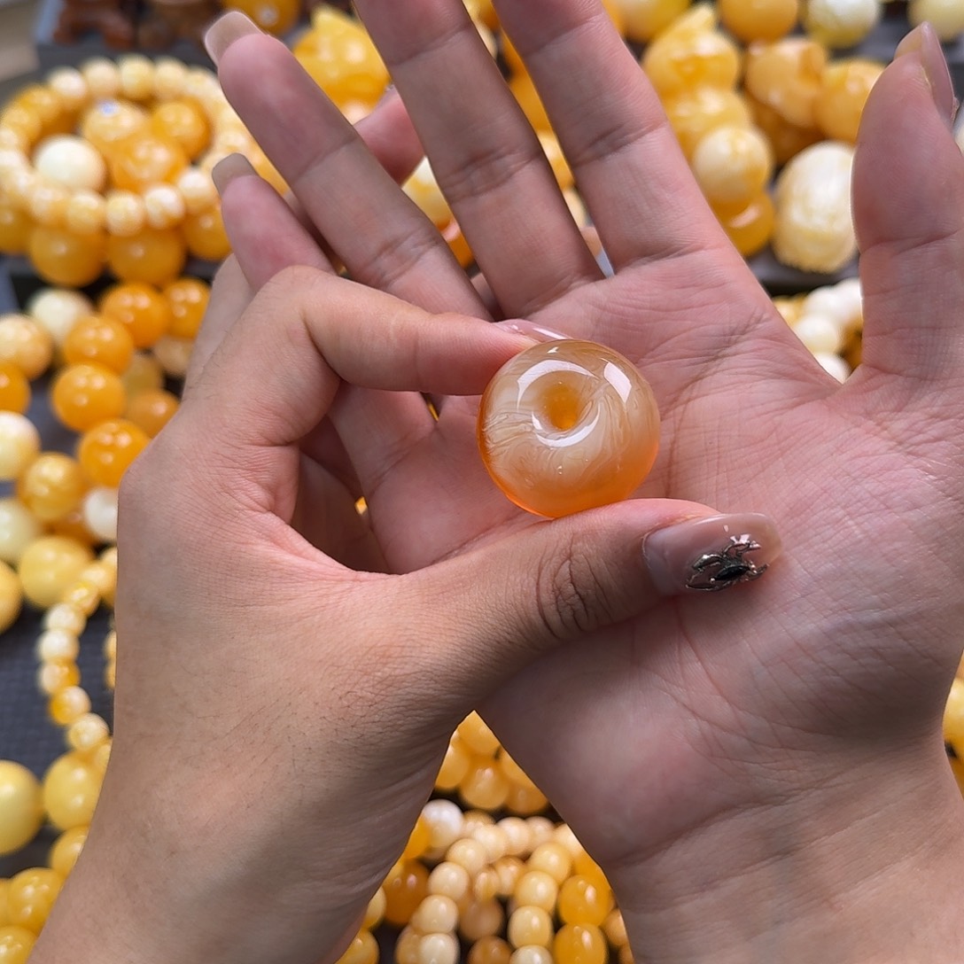 蜜蜡未镶嵌珠宝奇石