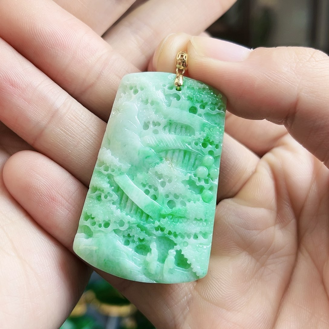 翡翠颈饰18K金镶嵌吊坠