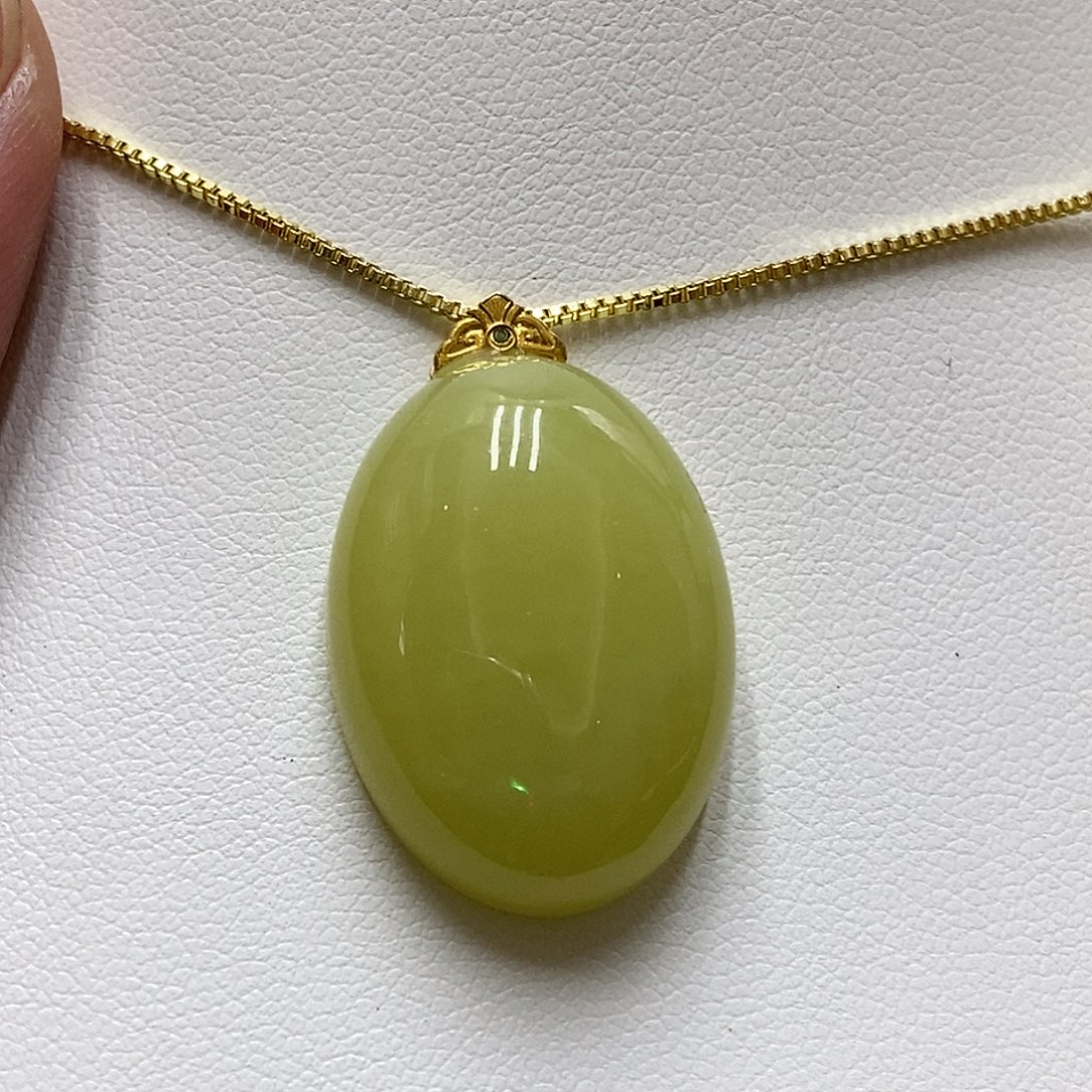 和田玉18K金镶嵌颈饰