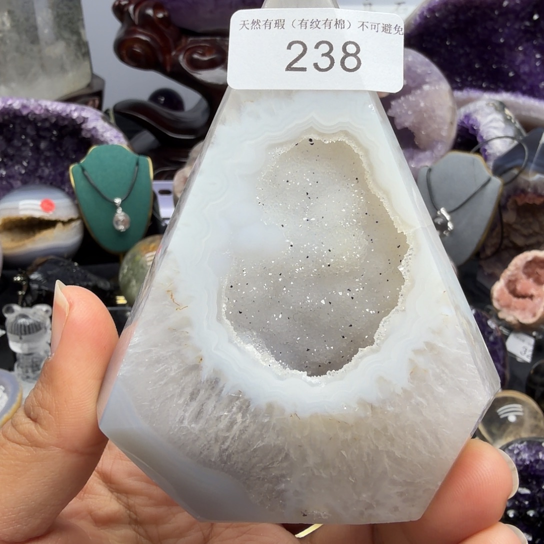 水晶摆件未镶嵌金字塔