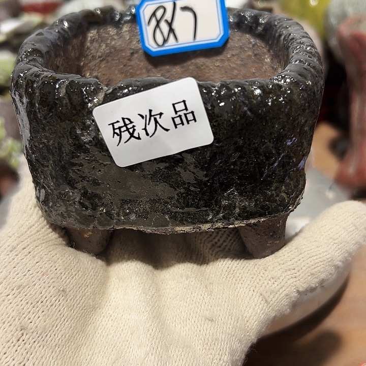 粗陶花盆，现在都不一样