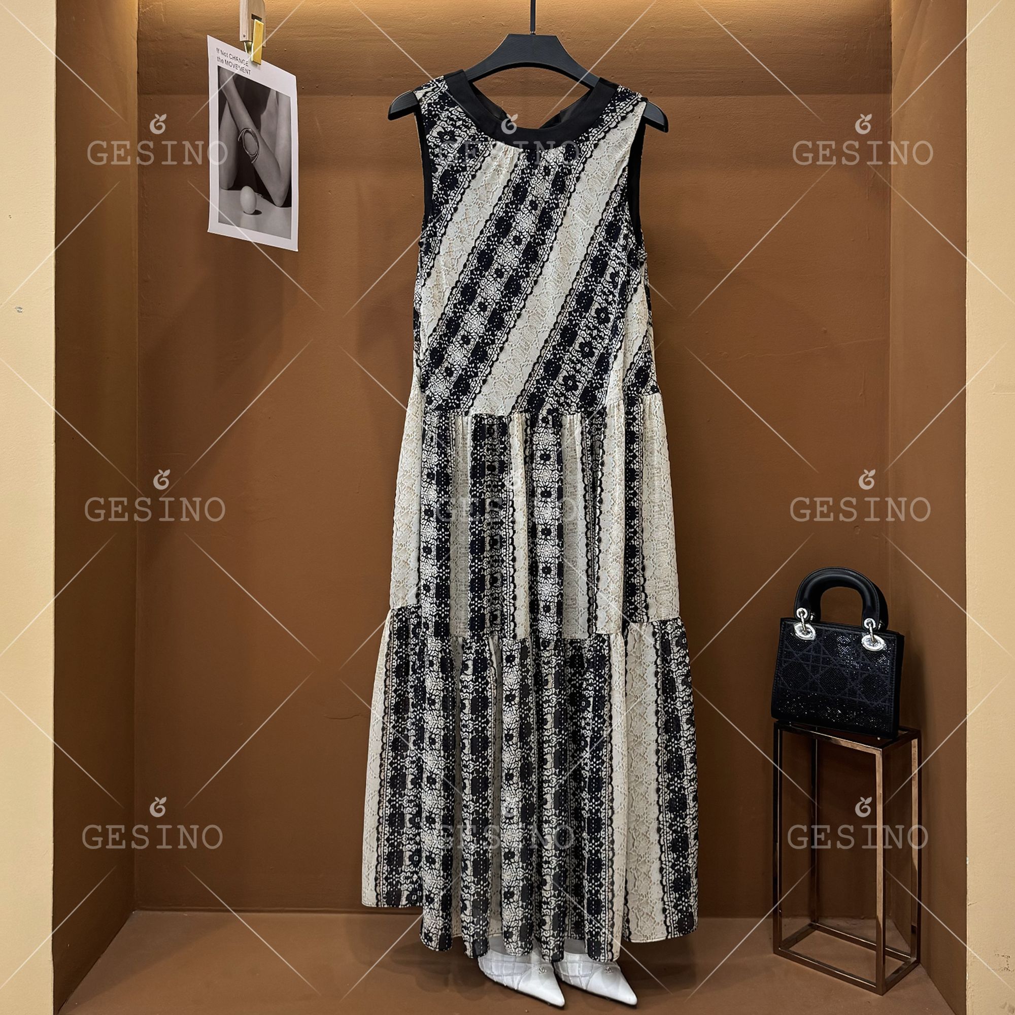 【秀】夏季新款复古时尚百搭印花无袖连衣裙 H-132