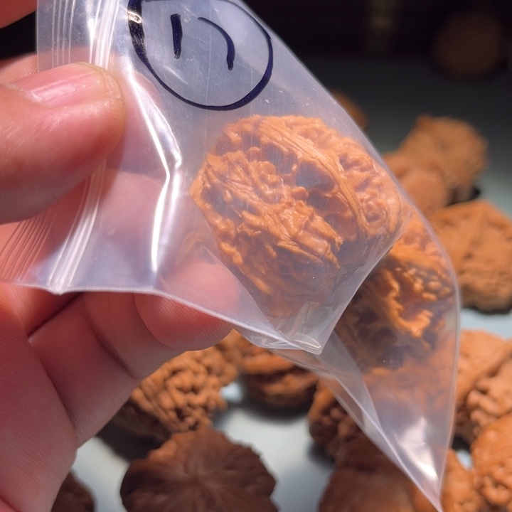小***x文玩核桃吊坠17呃呃呃呃