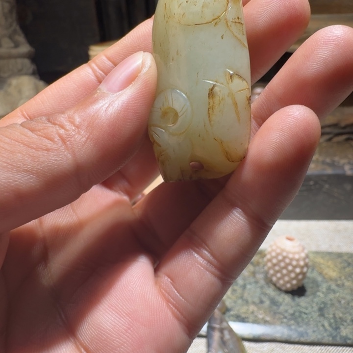 和田玉（糖玉）颈饰未镶嵌彭***青