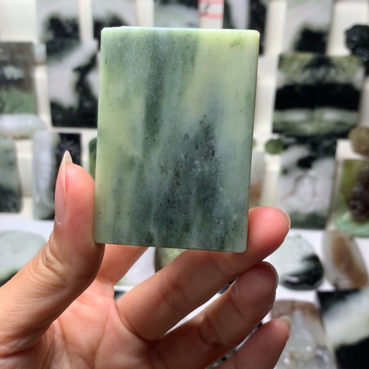 独山玉未镶嵌颈饰