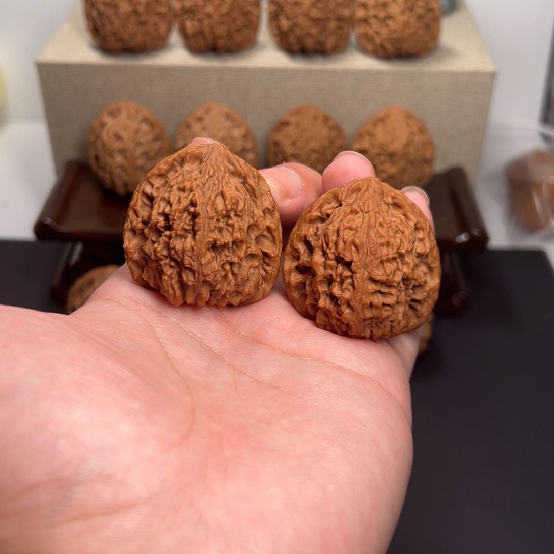 把件文玩核桃39.5三角南疆石全品