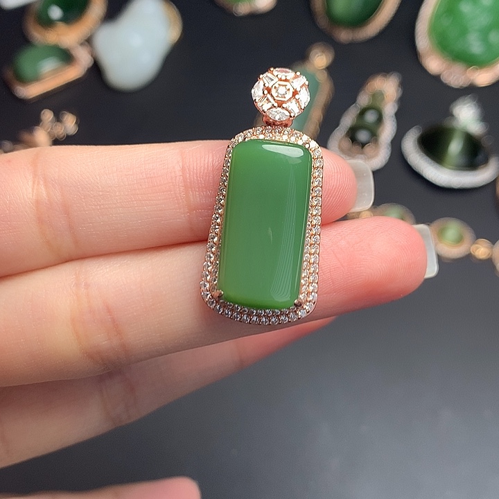 诸***意和田玉银S925镶嵌颈饰