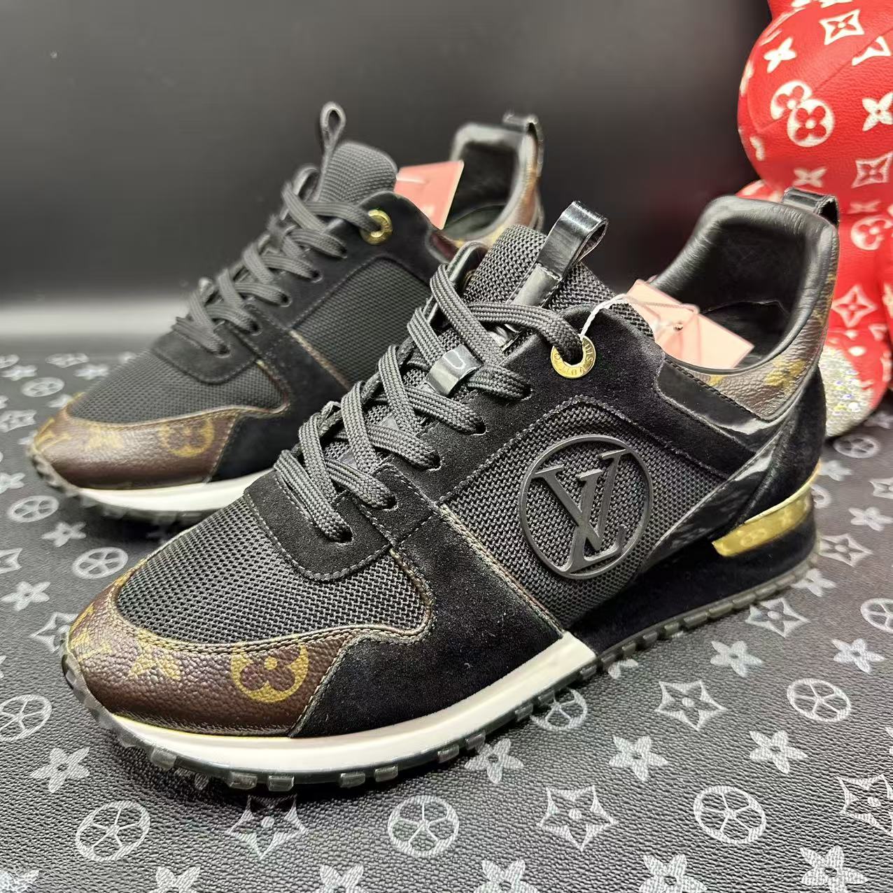 95新 LouisVuitton/路易威登 黑棕老花运动鞋38.5欧码 ddm3374