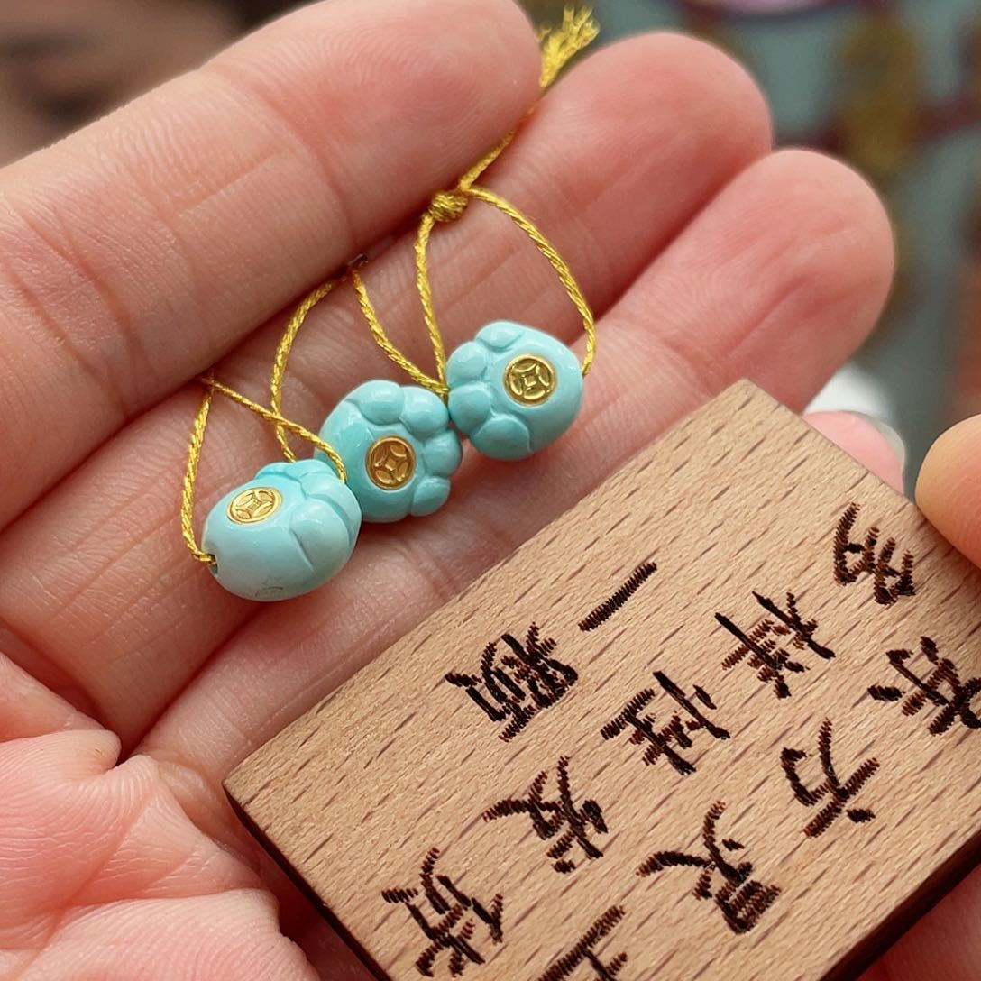 绿松石颈饰未镶嵌