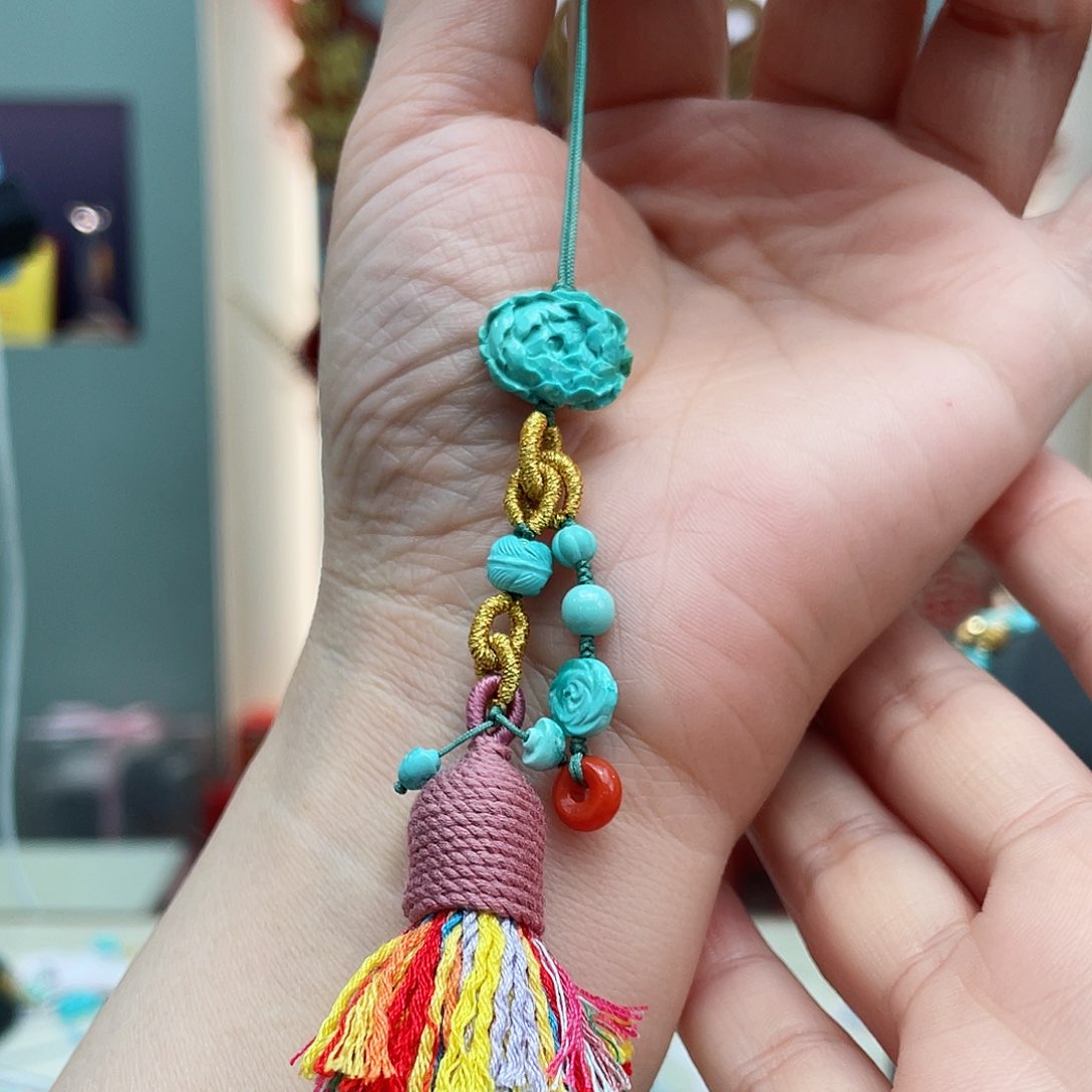 绿松石颈饰未镶嵌