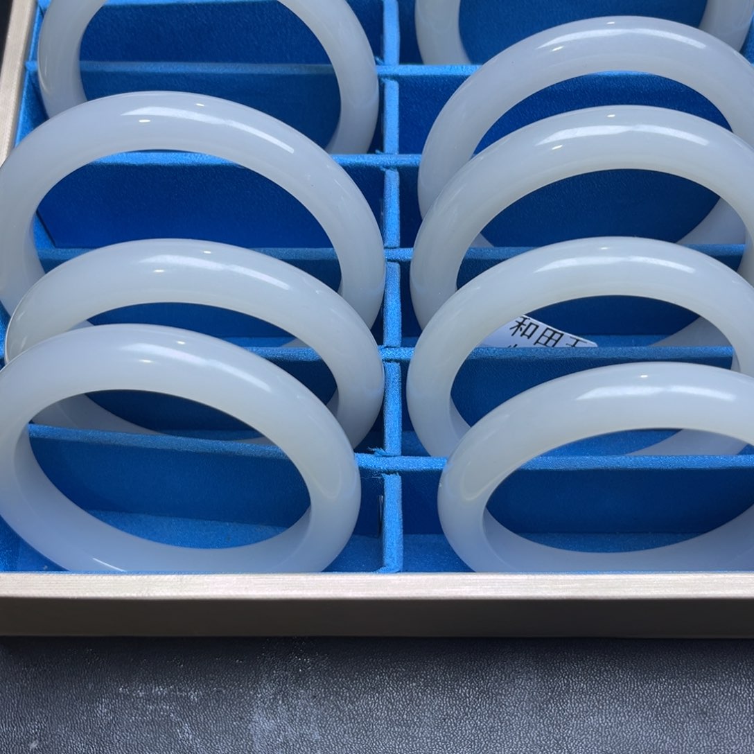 和田玉颈饰未镶嵌多样性钢板料手镯货头天花板拍一发一