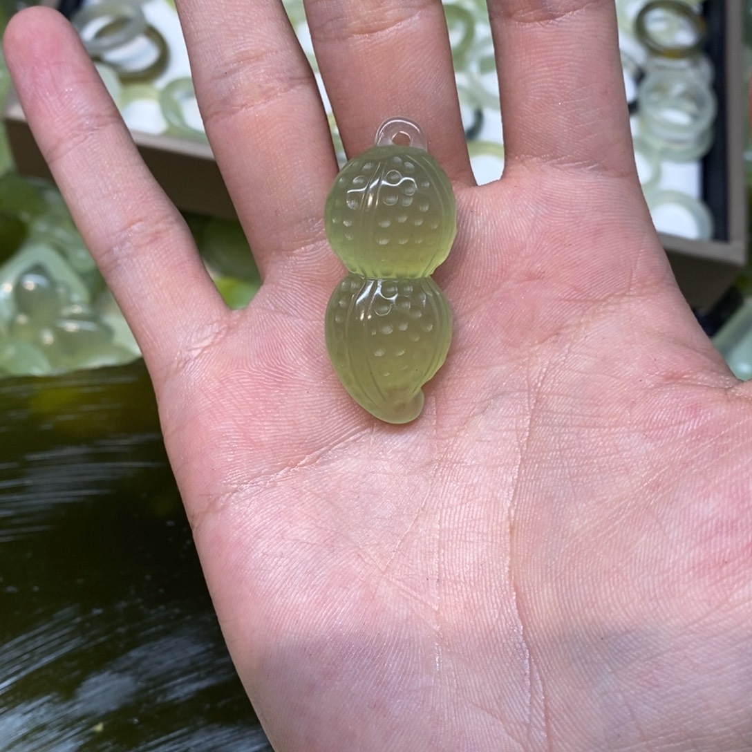 岫玉未镶嵌吊坠(不含链)