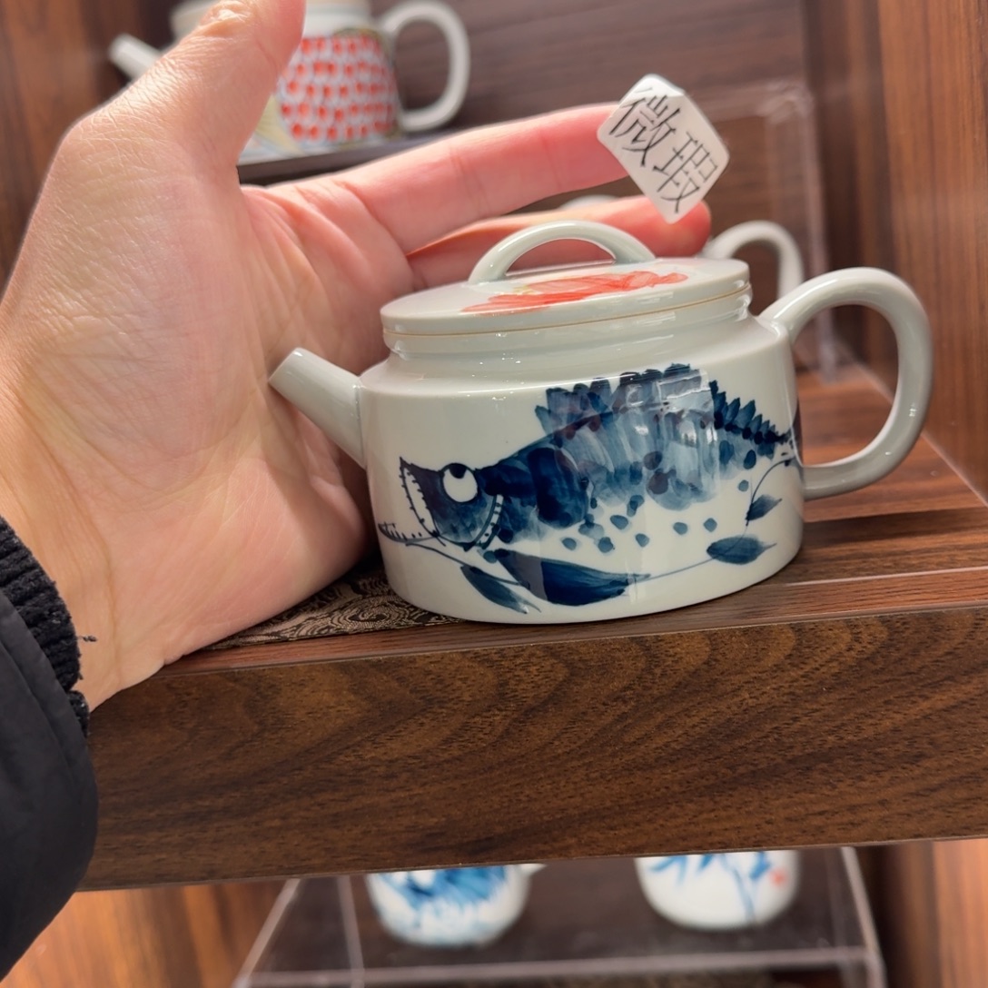 釉下手绘茶具微瑕