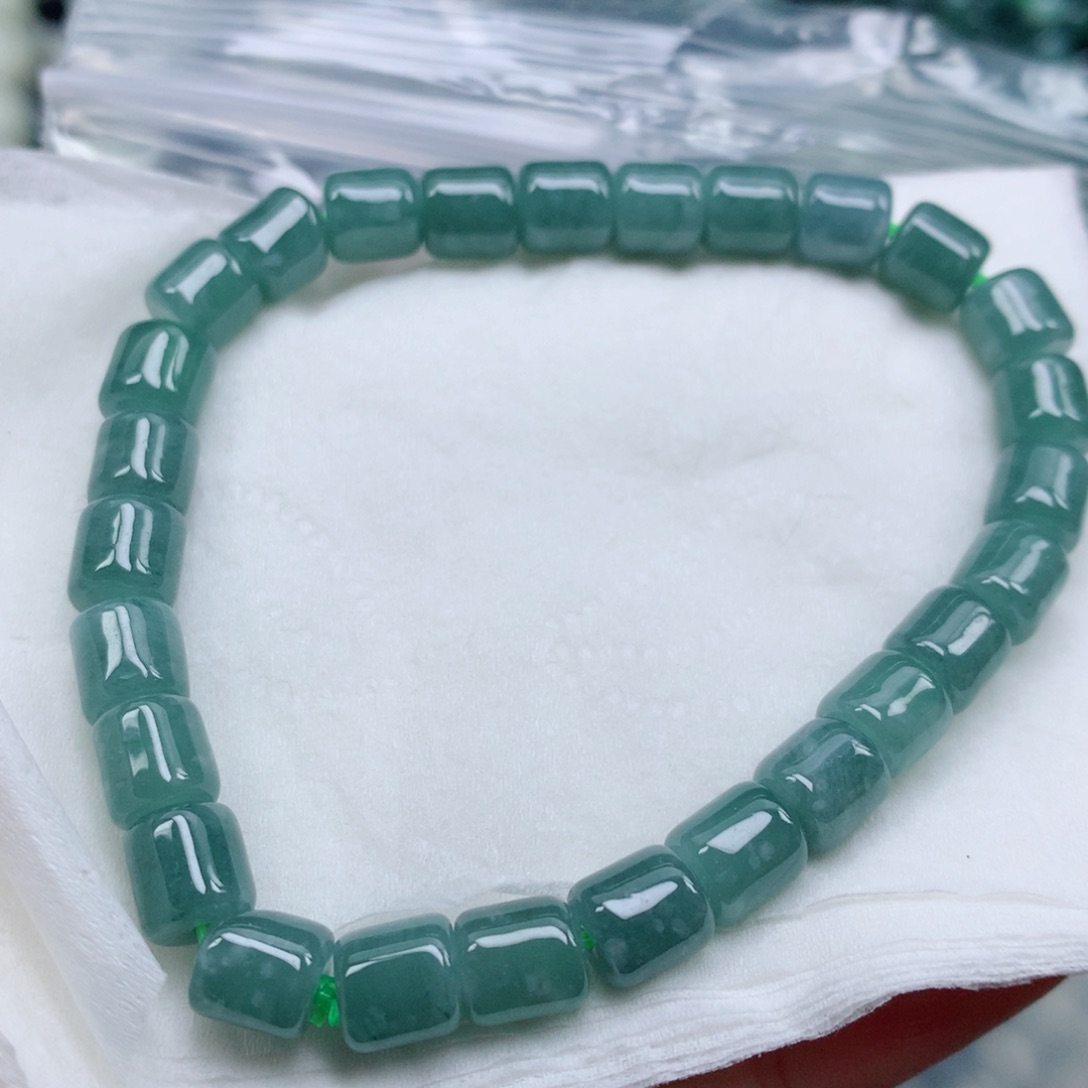 翡翠颈饰未镶嵌手串