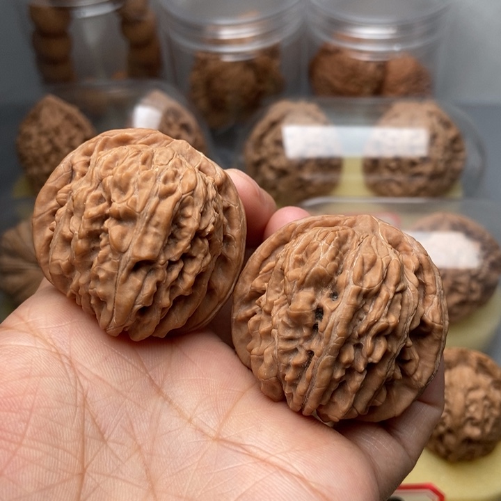 文玩核桃把件l****r四座楼