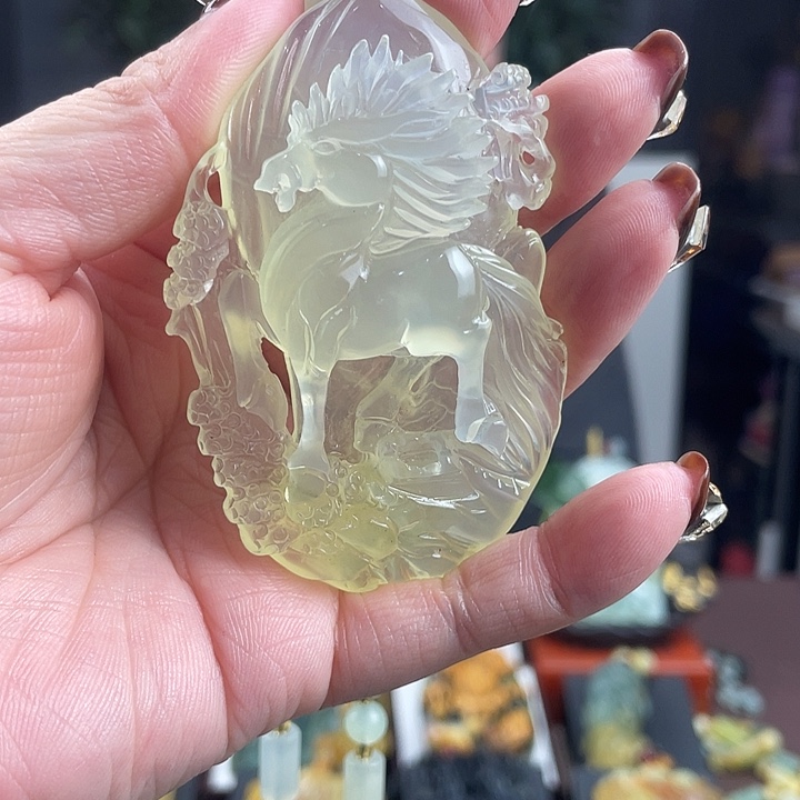 静***乐蛇纹石玉未镶嵌颈饰