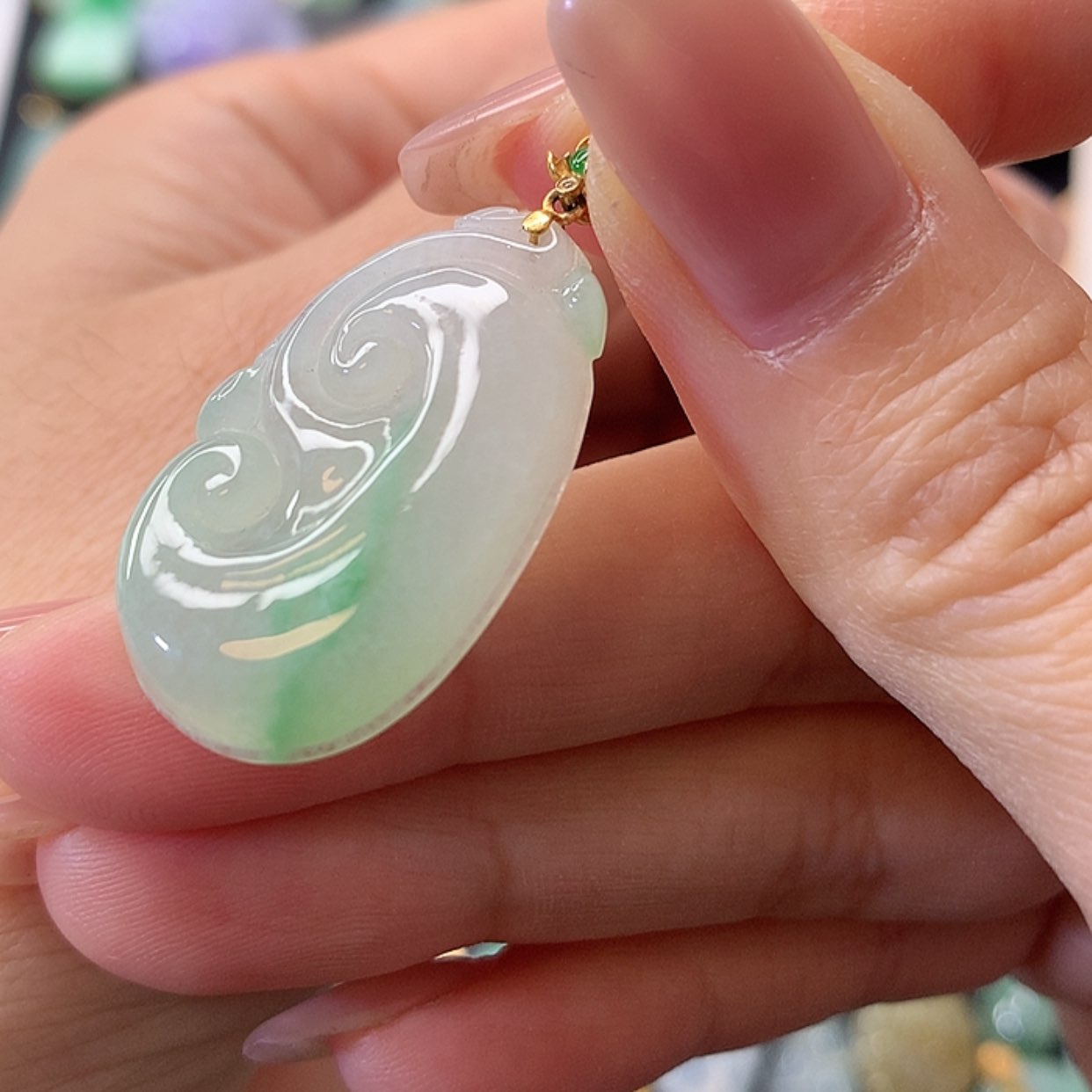 【闪购商品】翡翠吊坠(赠链)18K金镶嵌