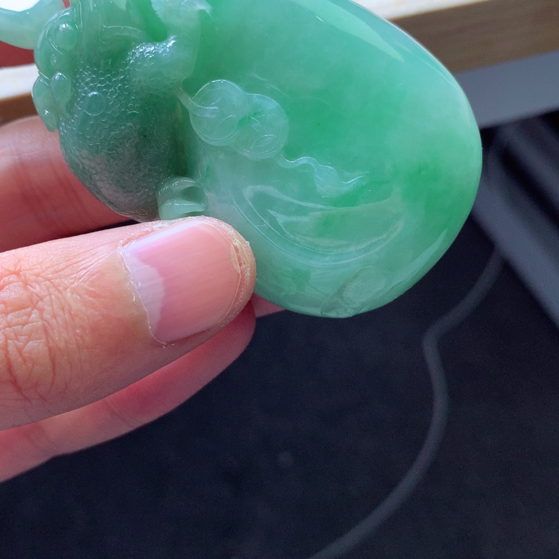 翡翠颈饰未镶嵌吊坠